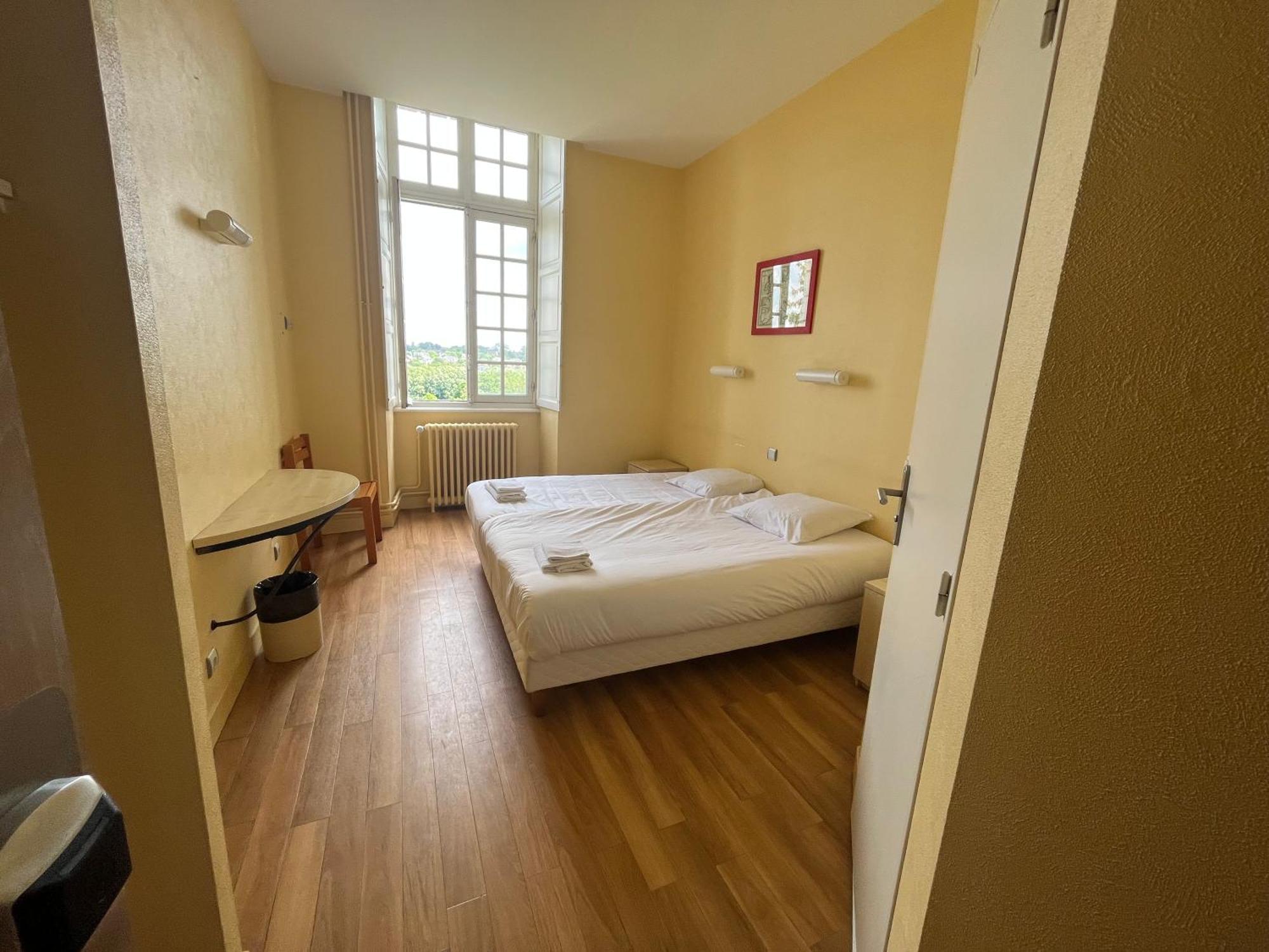 Hotellerie Saint Yves Шартр Экстерьер фото